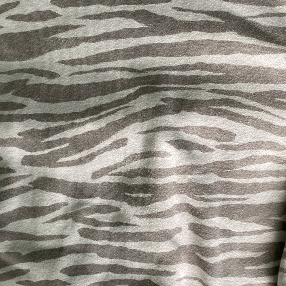 American Eagle Oversized Crewneck - Picture 2 of 5